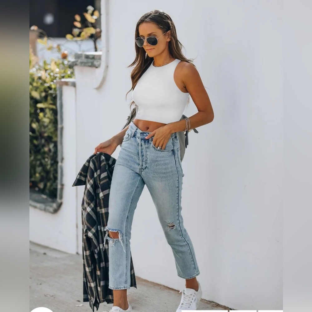 Sleeveless BNWT  Halter Neck Tank Crop Top - White XXL